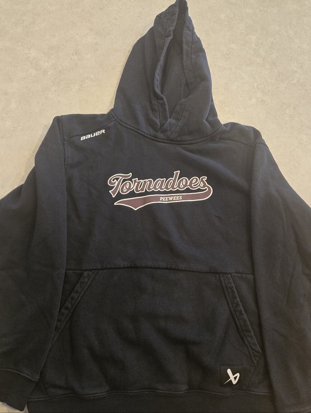 Anoka Tornadoes Peewee (Minnesota) Hockey Bauer Youth Hoodie. Size XL